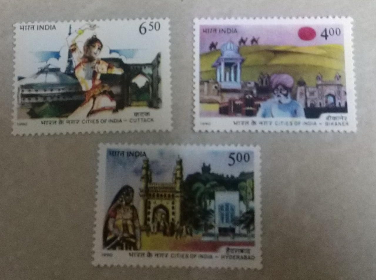 Complete set of 3 mint stamps 1990 on historic cities Cuttack Bikaner Hyderabad.
