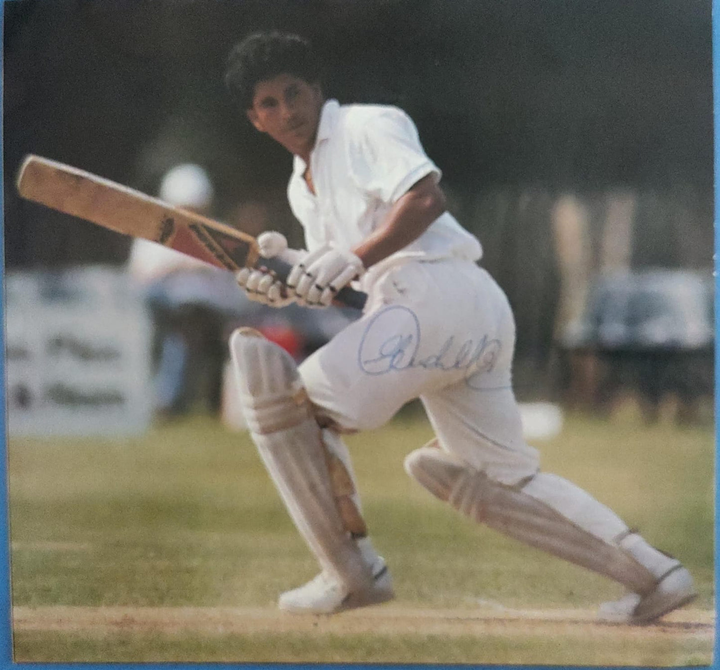 Sachin Tendulkar   17.5 cm x 16.5 cm photograph with his autograph.