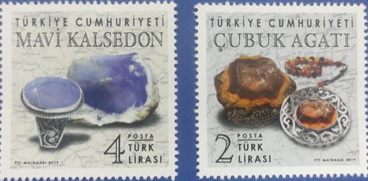2 beautiful stamps on gems and jewellery from Turkey  With UV shining print
