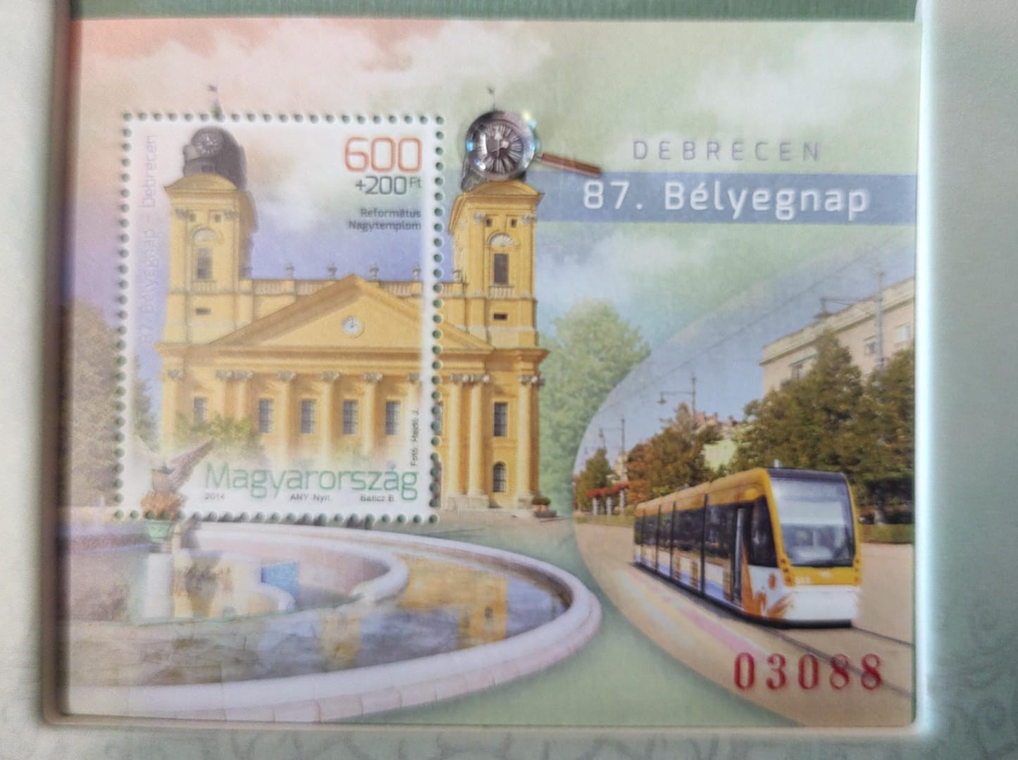 Hungary 2014 beautiful MS with real quartz affixed  In a special folder with normal Ms .