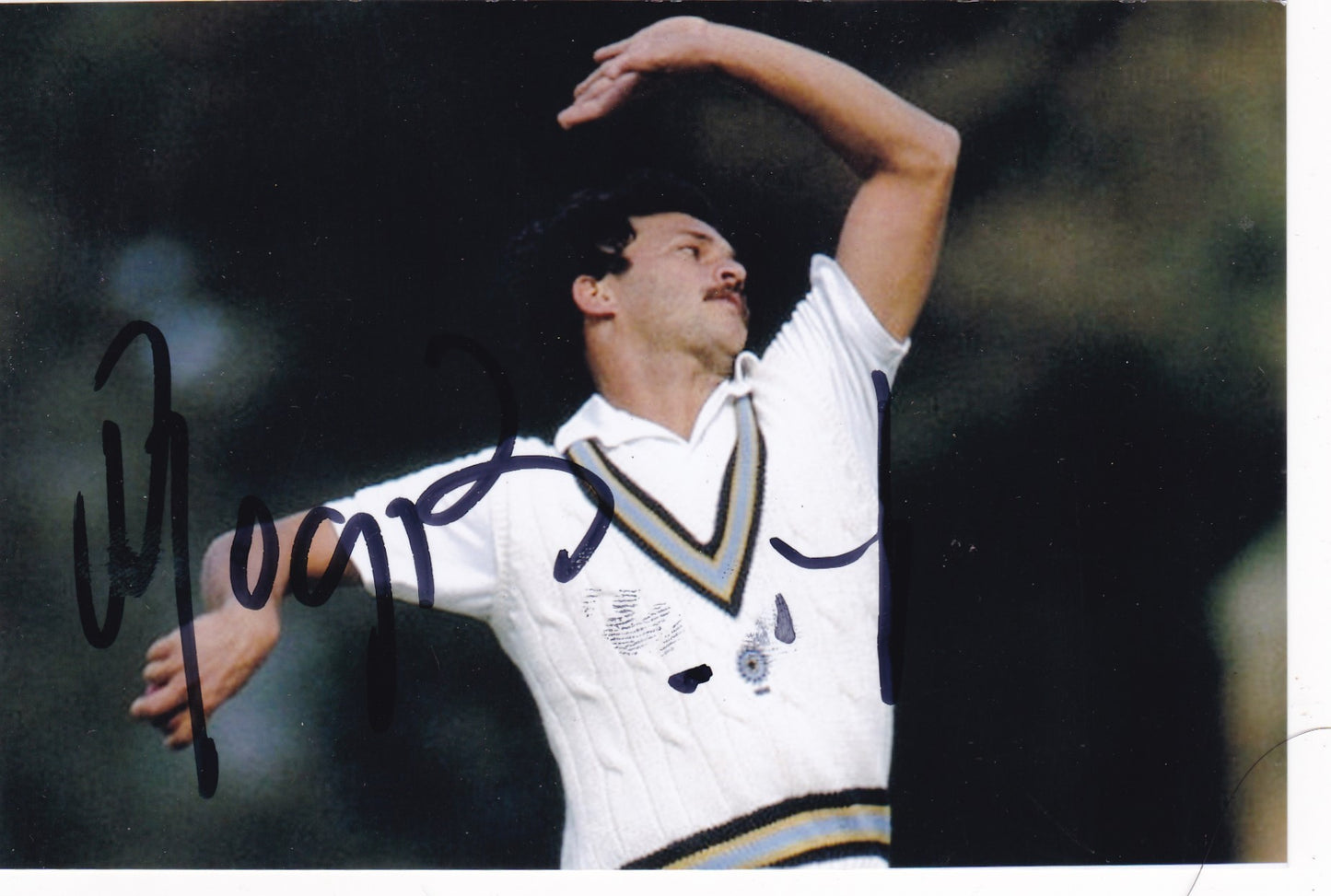 Autograph in Cricketer-Roger Binny in Colour Photo.