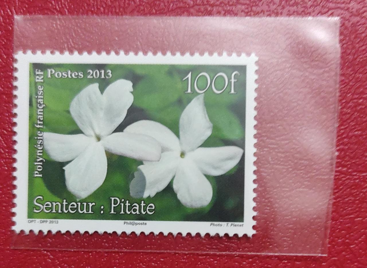 French Polynesia single stamp with fragrance of flowers.