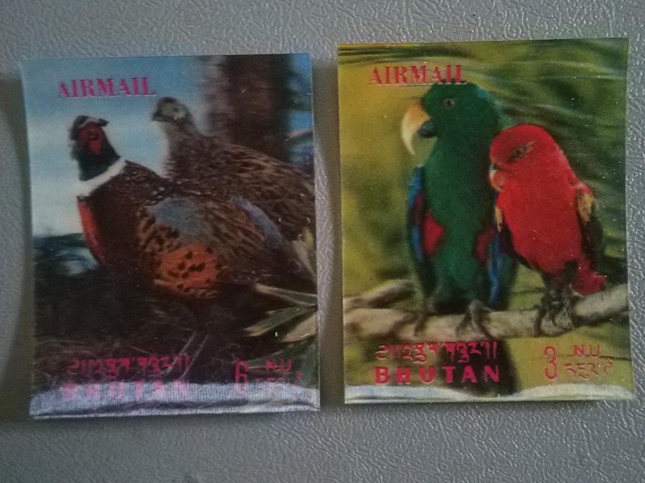 भूटान-भूटान से दो खूबसूरत 3डी टिकटें। पक्षी विषय.