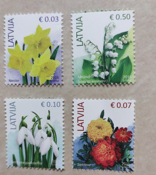 Latvia 2016 set of 4 beautiful stamps on flowers.