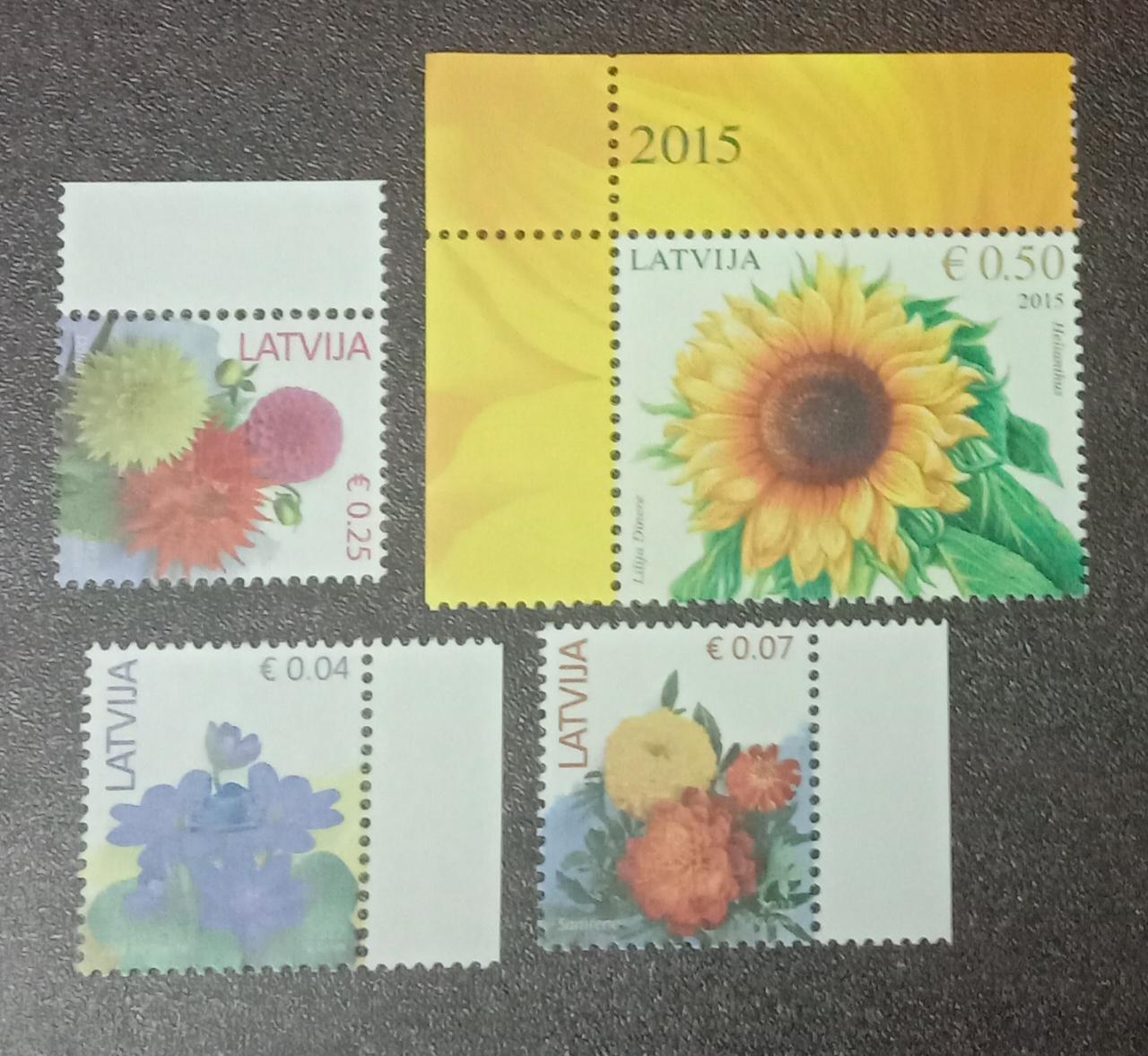 Latvia set of  4 beautiful stamps on flowers.